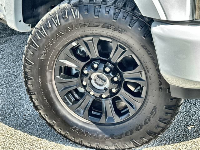 Certified 2022 Ford F350 Lariat w/ Tremor Off-Road Package AWD/4WD image 10
