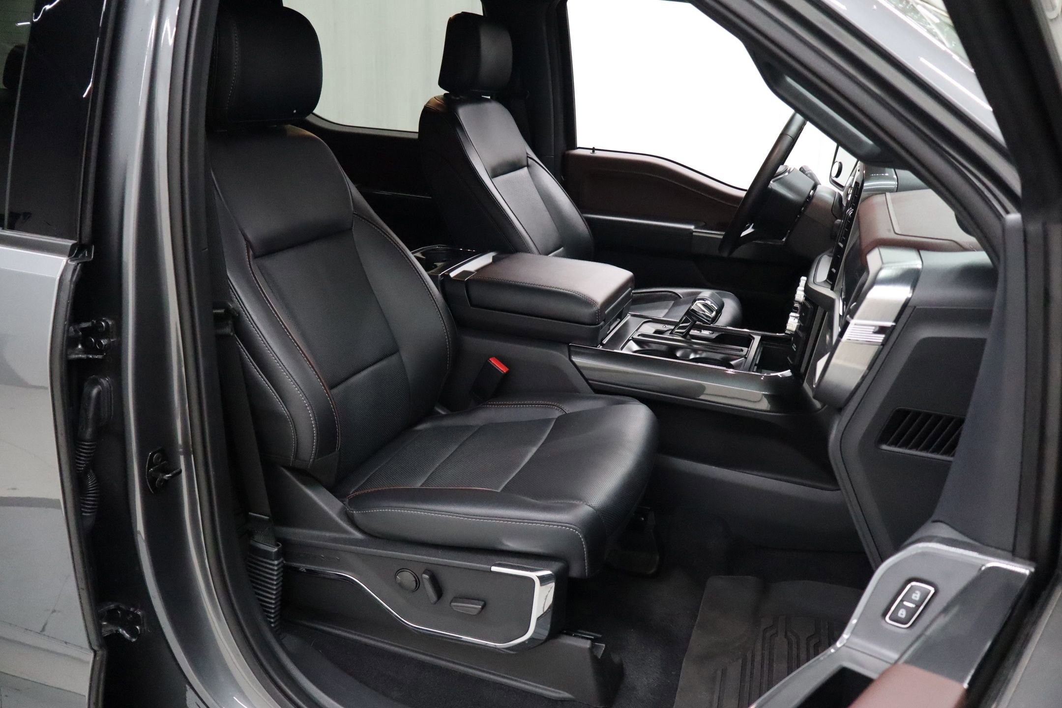 Certified 2023 Ford F150 Lariat image 33