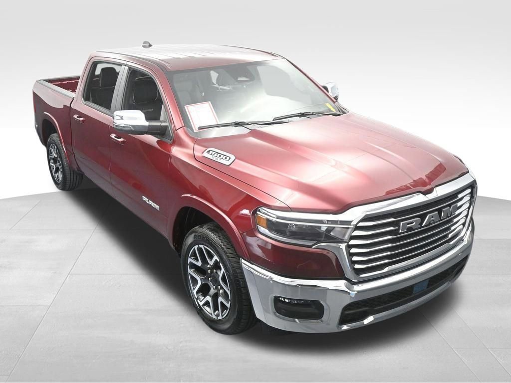 Used 2025 RAM 1500 Laramie AWD/4WD image 3