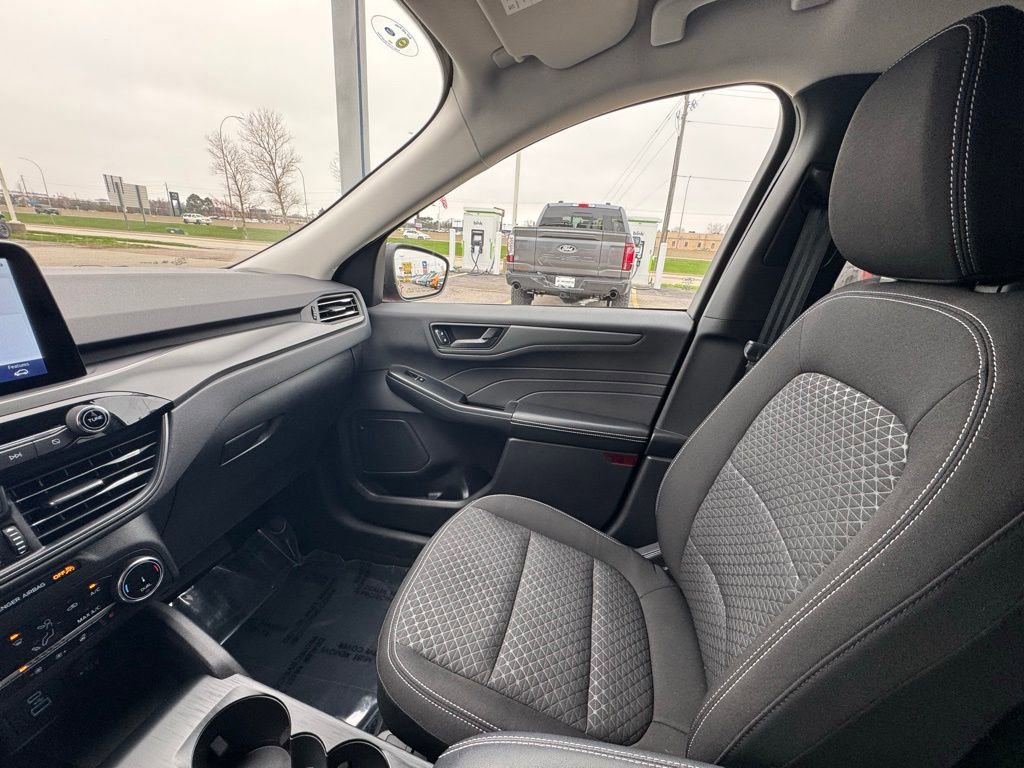 Certified 2023 Ford Escape Active AWD/4WD image 24