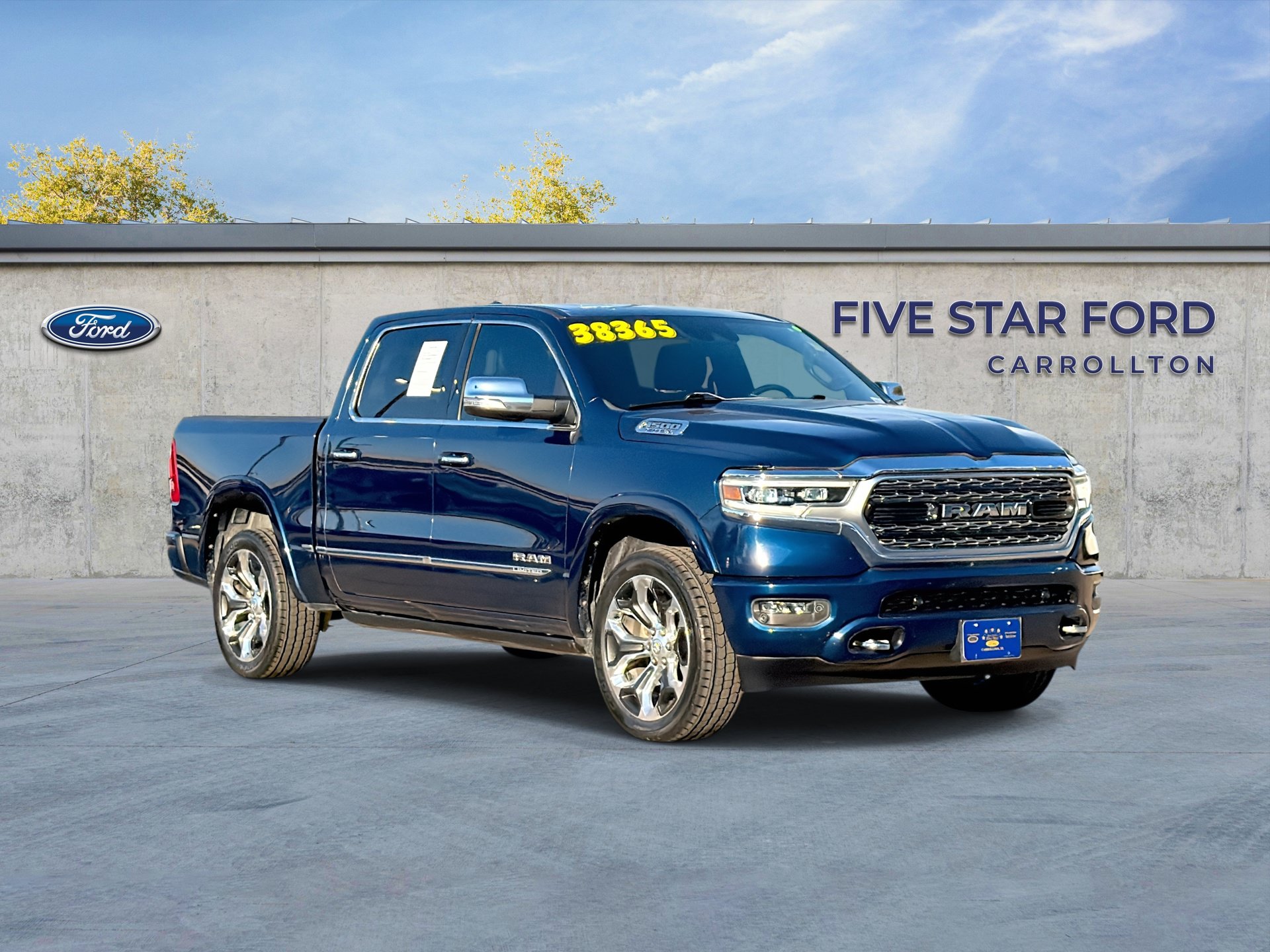 Used 2022 RAM 1500 Limited w/ Body Color Bumper Group