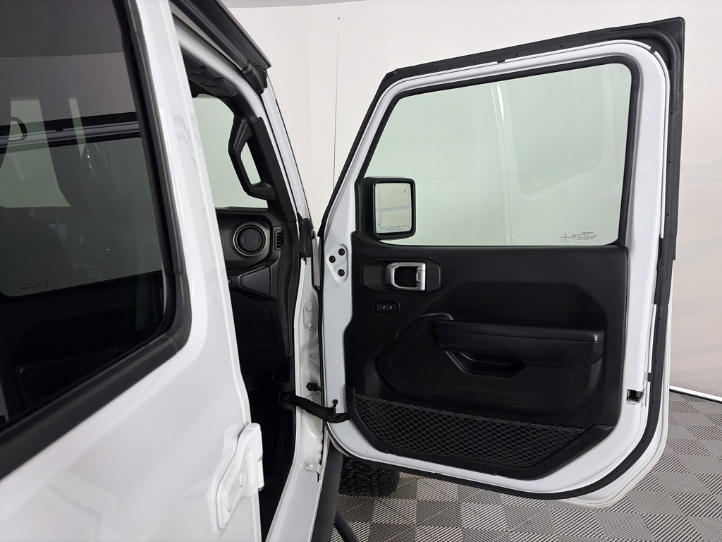 Used 2018 Jeep Wrangler Unlimited Sport S image 32