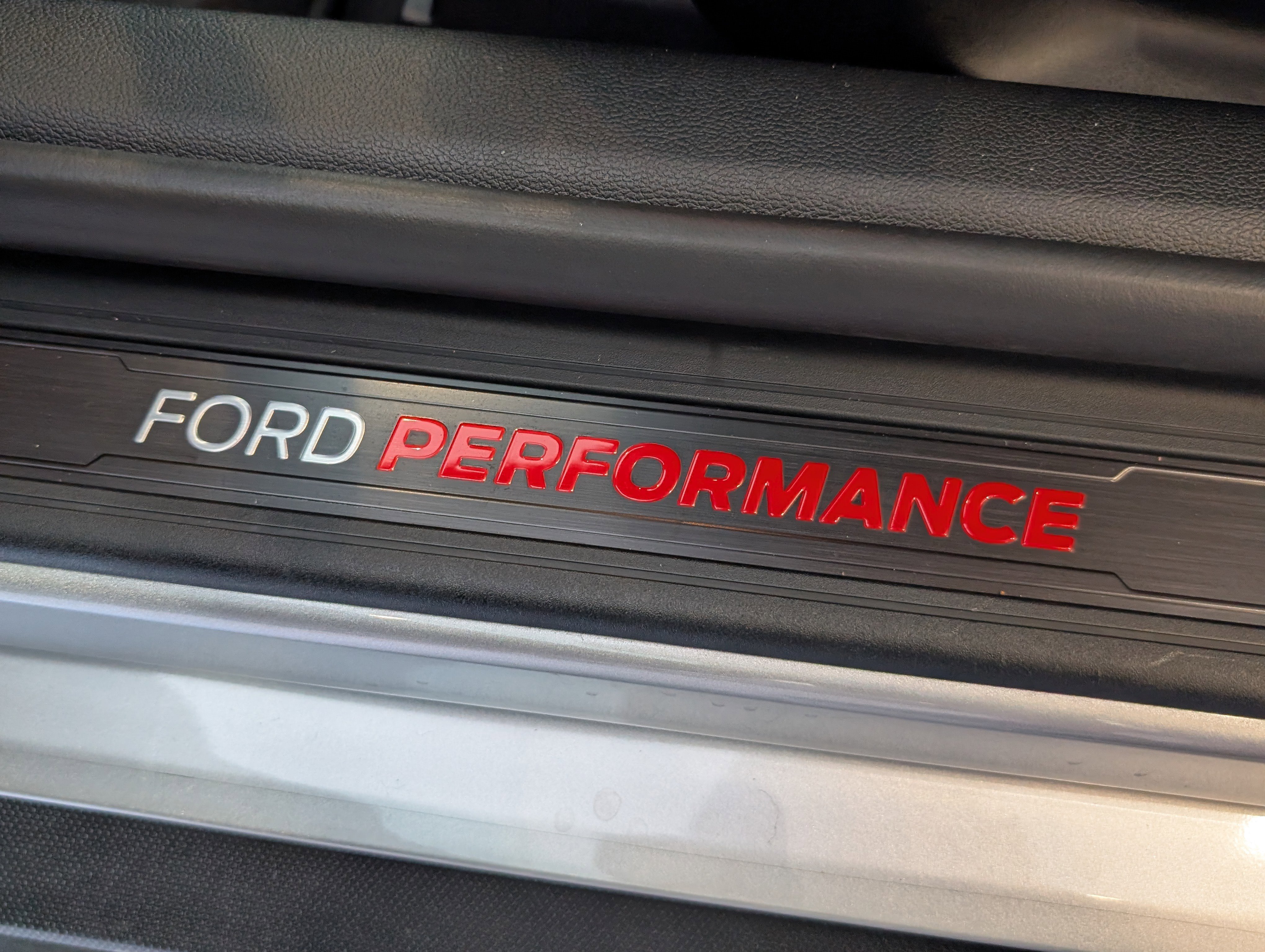Certified 2020 Ford Mustang Shelby GT500 w/ Technology Package RWD image 31