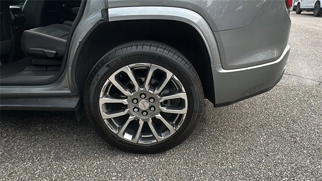 Used 2023 GMC Acadia Denali w/ Denali Technology Package image 19