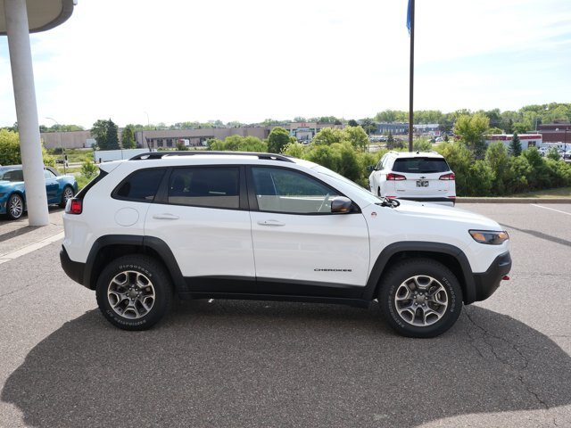 Used 2021 Jeep Cherokee Trailhawk w/ Trailer Tow Group AWD/4WD image 4