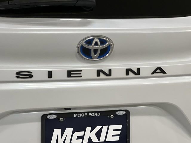 Used 2024 Toyota Sienna XLE image 19