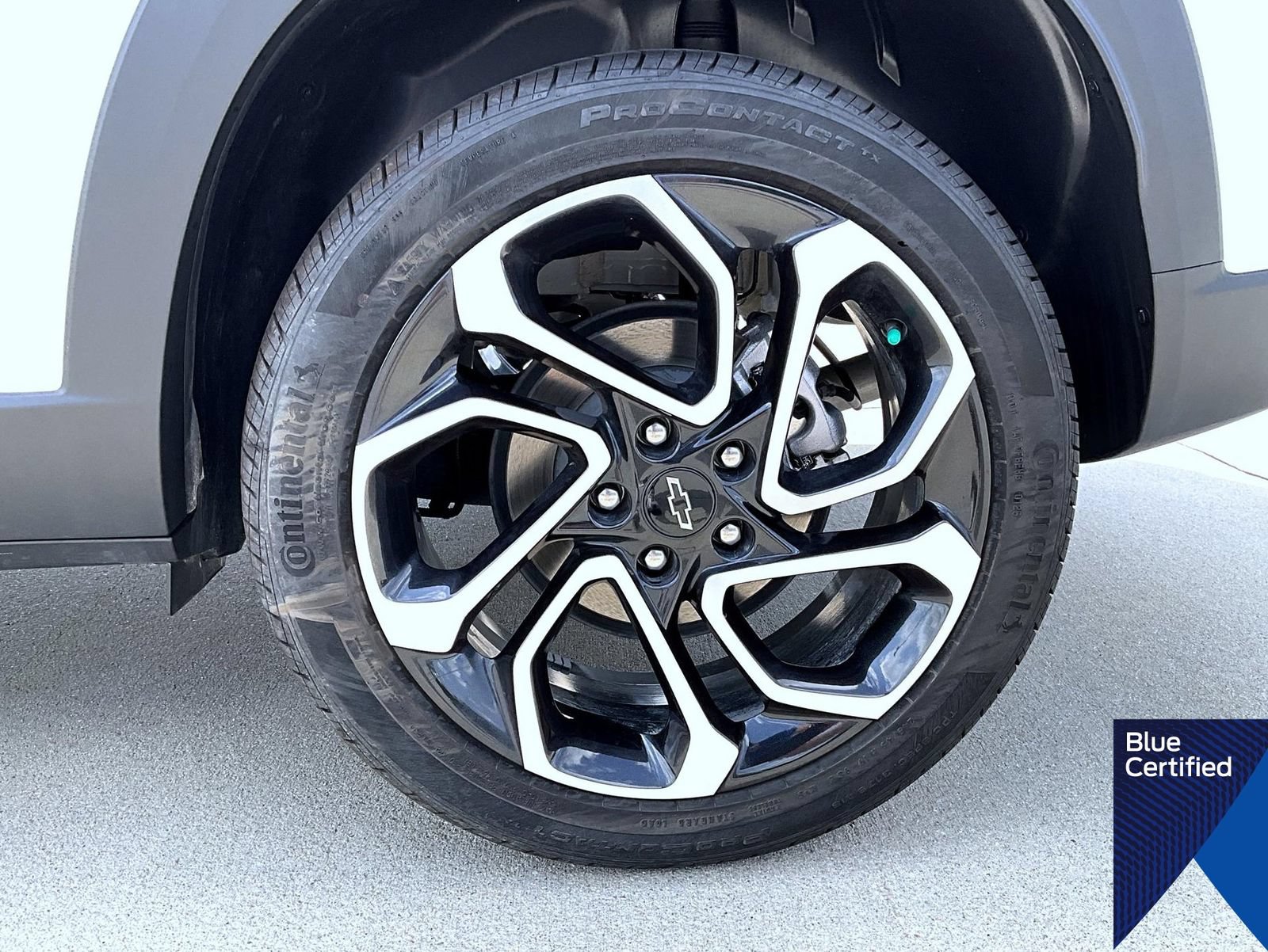 Used 2025 Chevrolet Trax RS w/ Driver Confidence Package FWD image 25