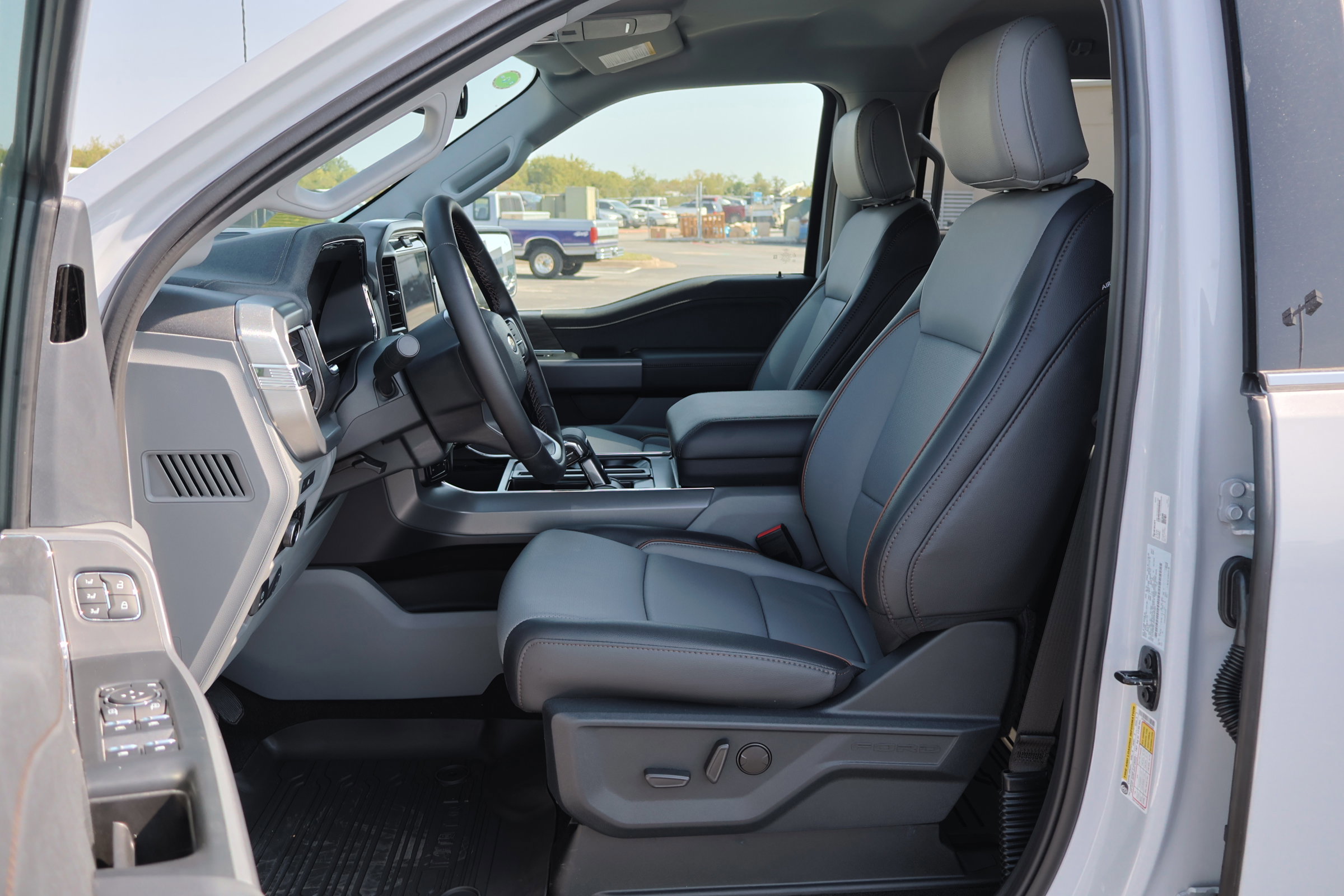 Certified 2025 Ford F150 Lariat w/ Equipment Group 501A Mid image 18