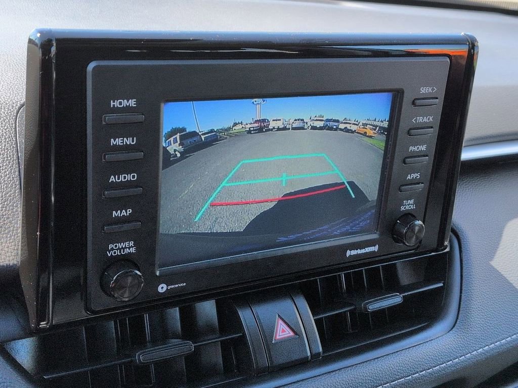 Used 2022 Toyota RAV4 LE AWD/4WD image 18