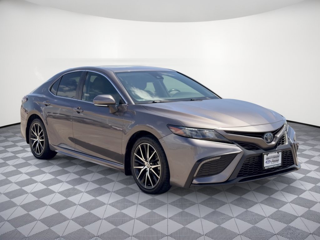 Used 2023 Toyota Camry SE FWD image 7