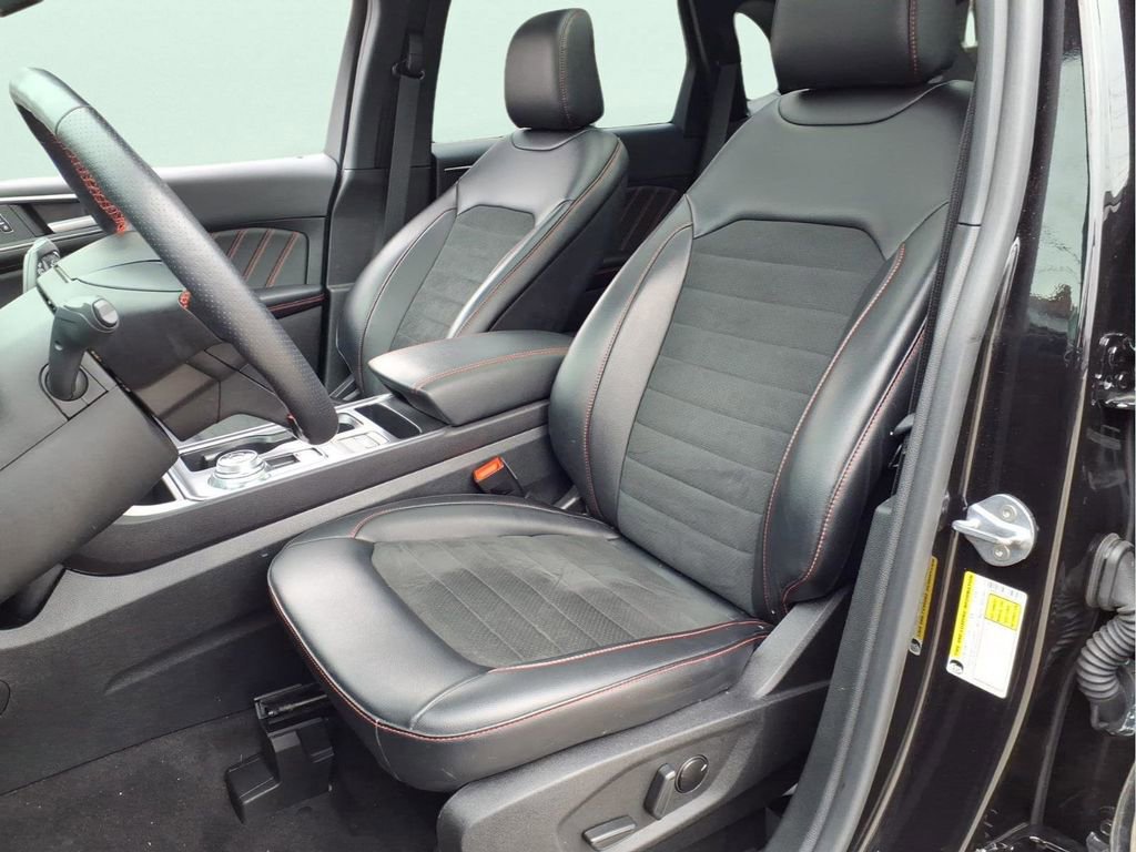 Certified 2023 Ford Edge ST-Line image 14