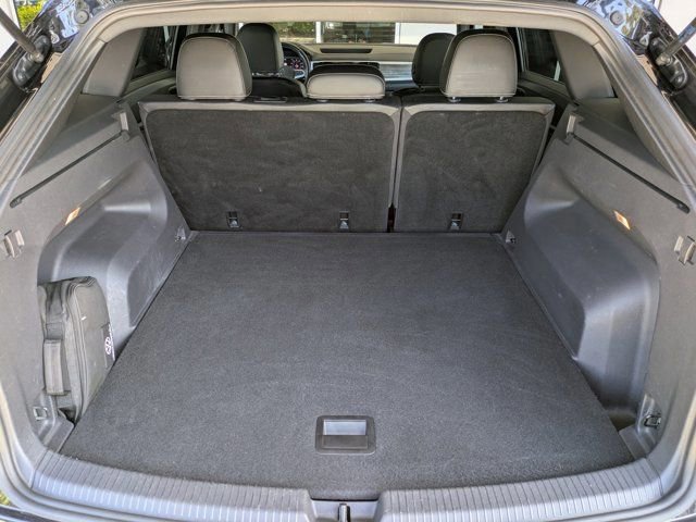 Used 2022 Volkswagen Atlas Cross Sport SE image 19