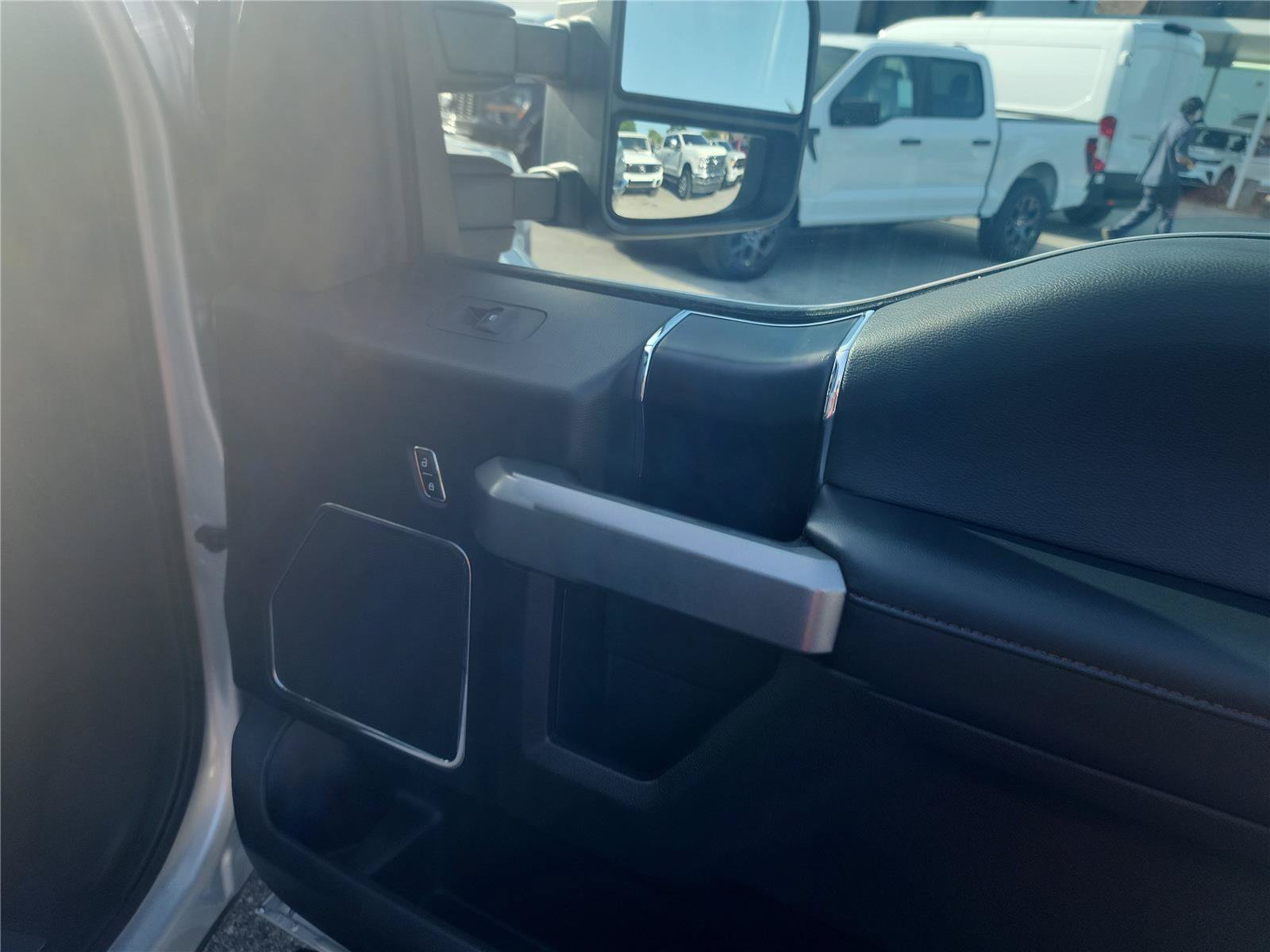 Certified 2019 Ford F450 Platinum w/ Platinum Ultimate Package AWD/4WD image 29