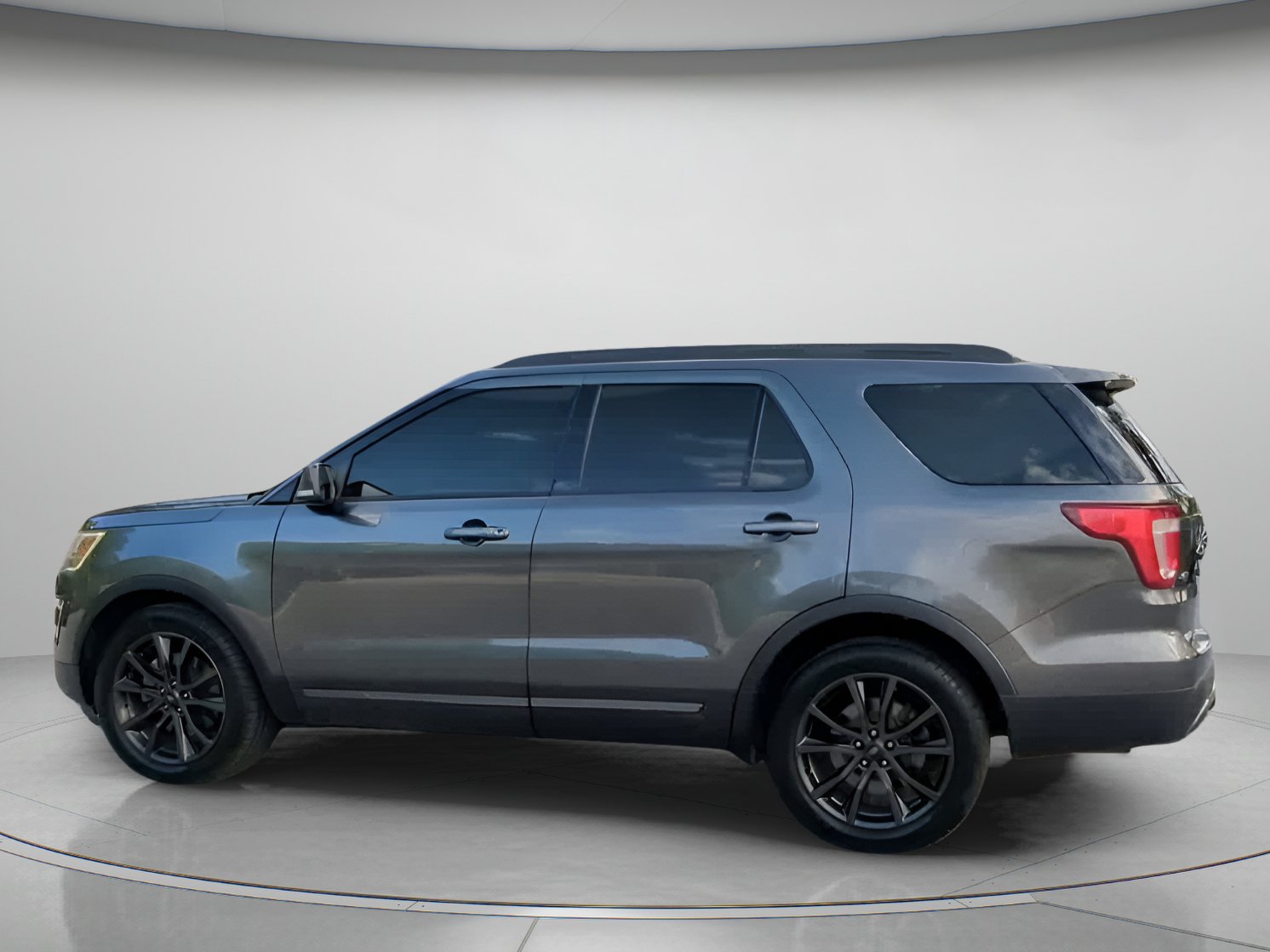 Certified 2017 Ford Explorer XLT w/ Equipment Group 202A FWD image 17