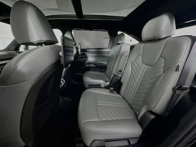Used 2025 Kia Sorento SX Prestige w/ Sage Leather Package AWD/4WD image 14