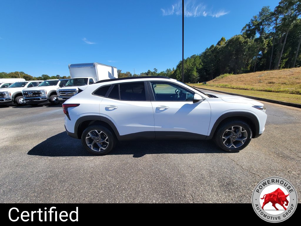 Used 2024 Chevrolet Trax LT FWD image 6