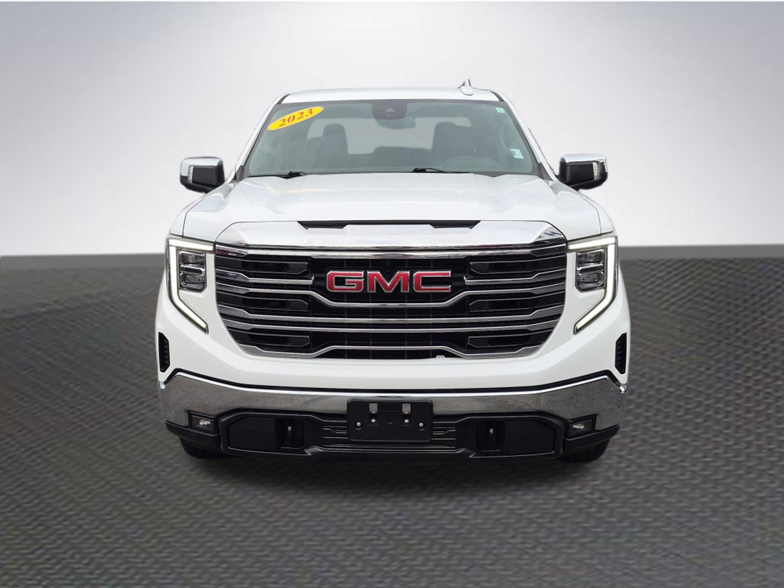 Used 2023 GMC Sierra 1500 SLT w/ SLT Convenience Package AWD/4WD image 3