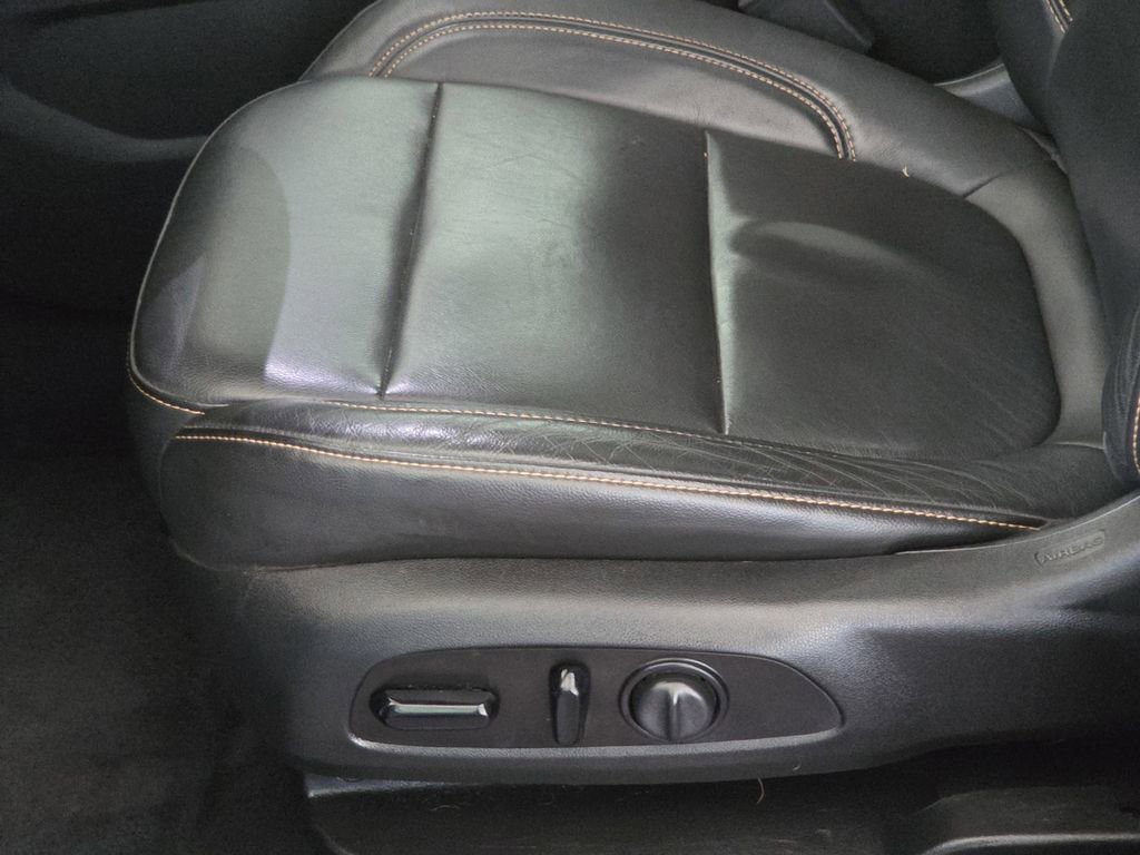 Used 2020 Chevrolet Traverse LT w/ LT Premium Package image 27