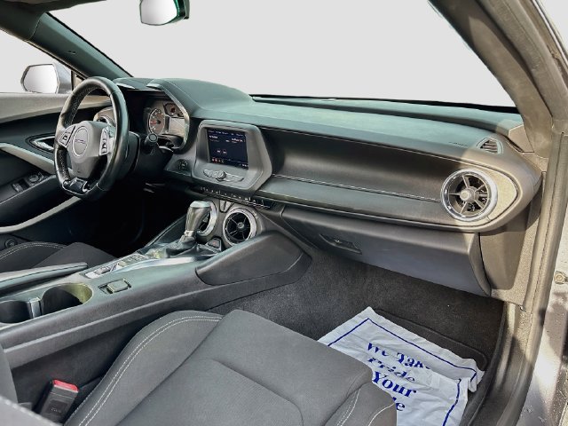 Used 2020 Chevrolet Camaro LT RWD image 26