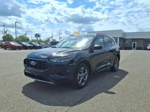 Certified 2024 Ford Escape ST-Line w/ Tech Pack #1 AWD/4WD image 3