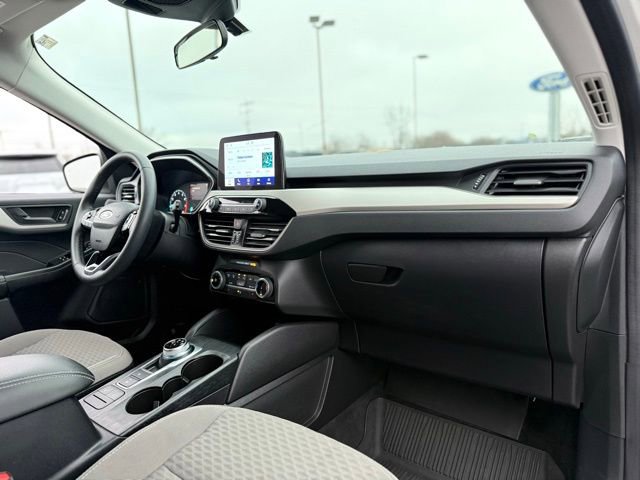 Certified 2022 Ford Escape SE w/ Cold Weather Package image 17