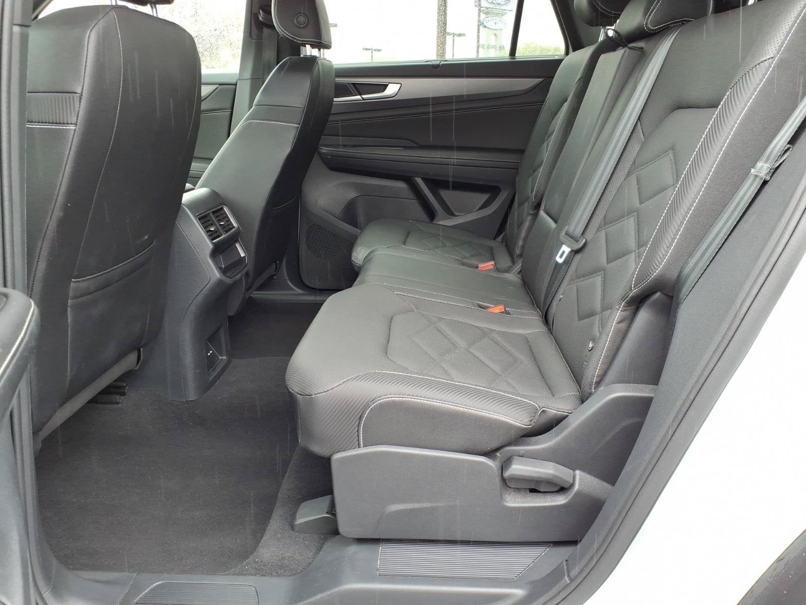 Used 2025 Volkswagen Atlas Cross Sport SE FWD image 16
