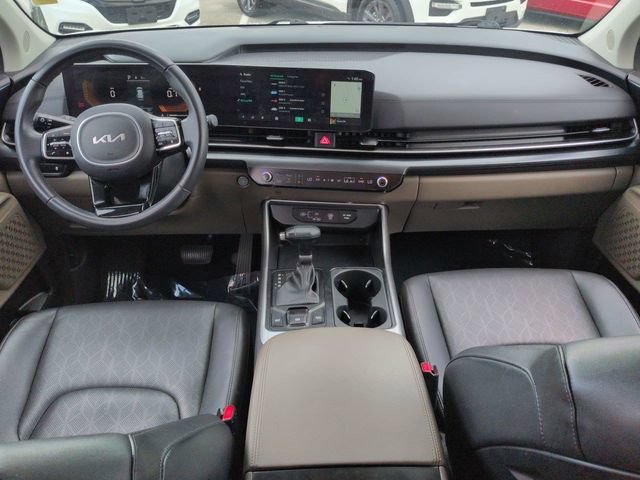Used 2025 Kia Carnival FWD image 14