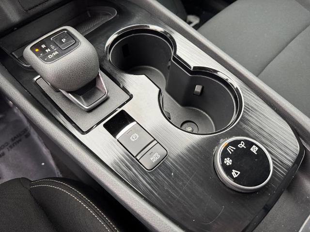 Used 2024 Nissan Rogue S image 23