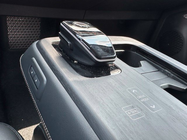 Used 2023 Nissan Ariya AWD image 17