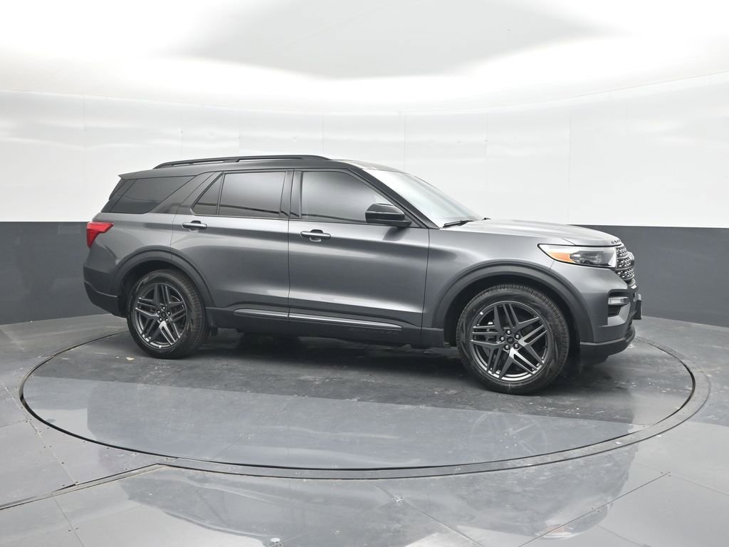 Certified 2024 Ford Explorer XLT w/ Equipment Group 202A RWD image 11