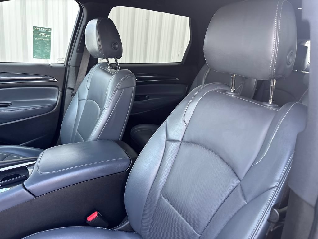 Used 2024 Buick Enclave Premium AWD/4WD image 21