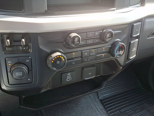 Certified 2025 Ford F250 XL w/ XL Chrome Package AWD/4WD image 13