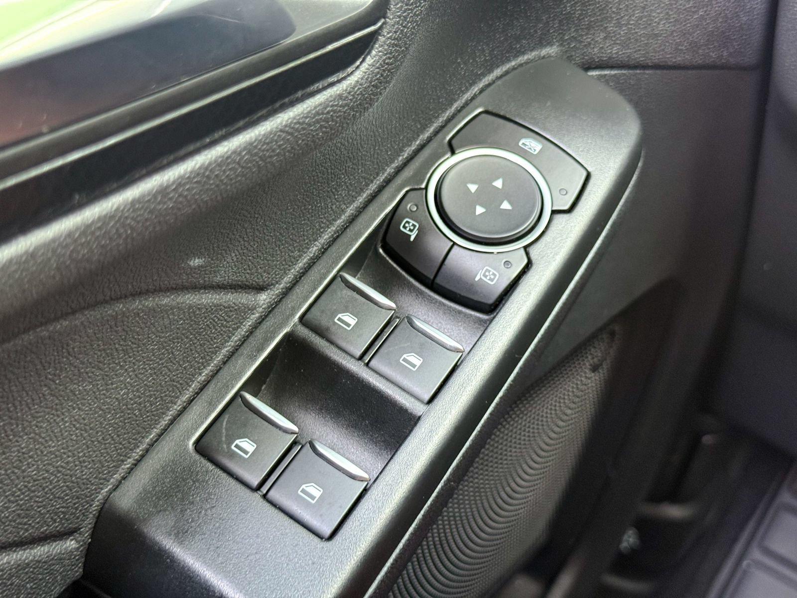 Certified 2022 Ford Escape SEL w/ SEL Stealth AWD Package image 33