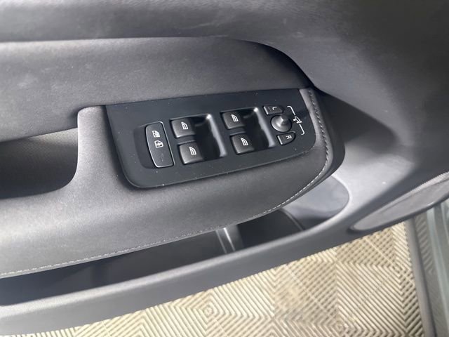 Used 2026 Volvo XC60 B5 Plus w/ Climate Package image 13