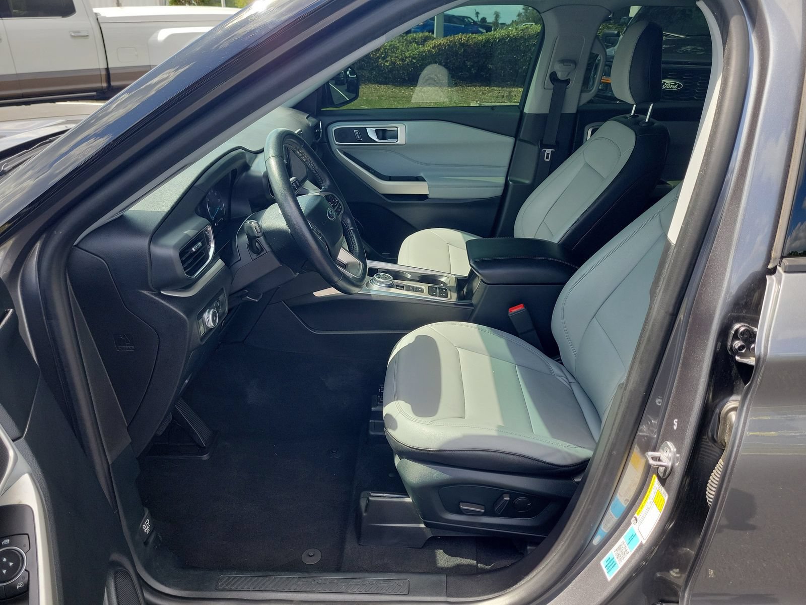 Certified 2021 Ford Explorer XLT w/ Equipment Group 202A RWD image 18