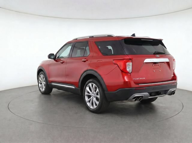 Certified 2023 Ford Explorer Platinum w/ Technology Package AWD/4WD image 3