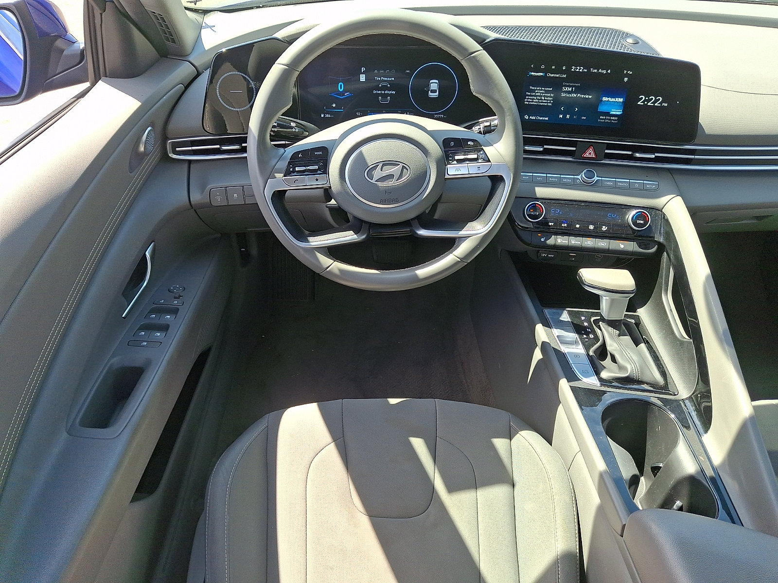 Used 2024 Hyundai Elantra SEL w/ Convenience Package FWD image 12