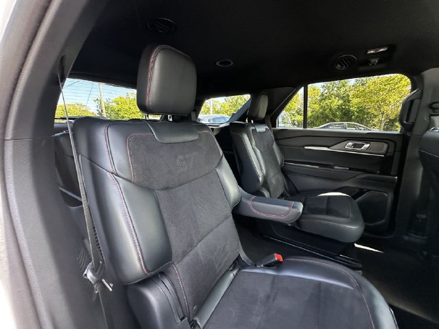 Certified 2025 Ford Explorer ST AWD/4WD image 38