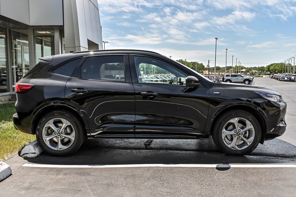 Certified 2023 Ford Escape ST-Line Select w/ Tech Pack #1 AWD/4WD image 11
