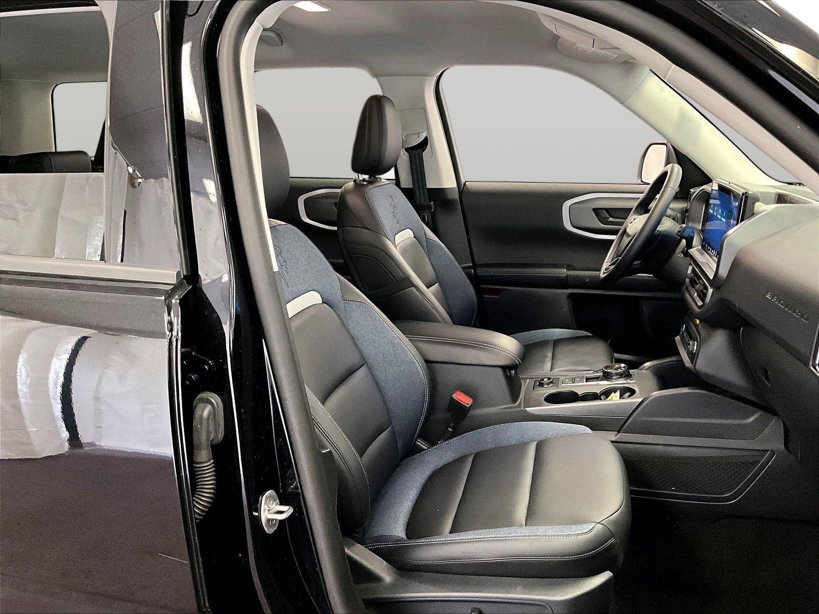 Certified 2025 Ford Bronco Sport Outer Banks w/ Outer Banks Tech Package+ image 7