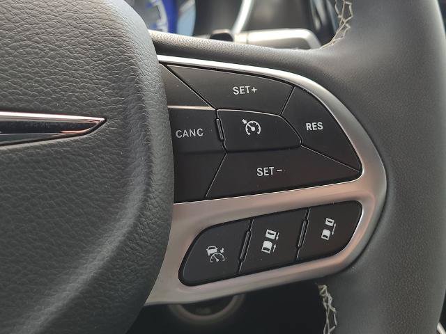 Used 2026 Chrysler Pacifica Select FWD image 29