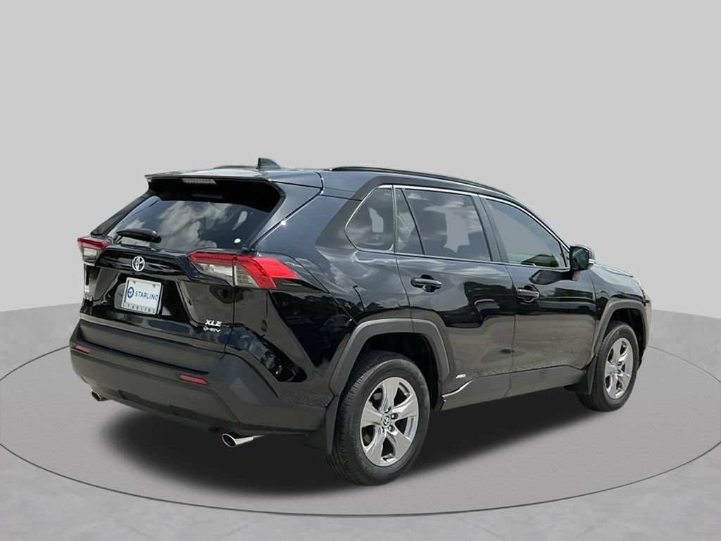 Used 2025 Toyota RAV4 XLE AWD/4WD image 8