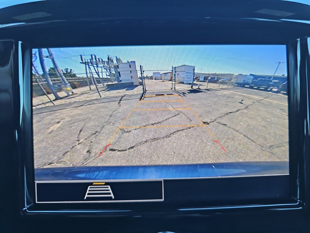 Used 2023 Chevrolet Traverse LT FWD image 21