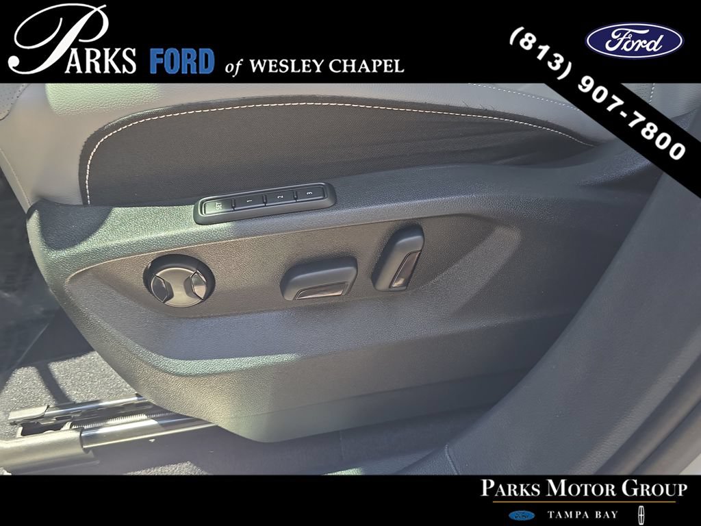 Used 2024 Volkswagen Atlas Cross Sport SEL R-Line AWD/4WD image 19