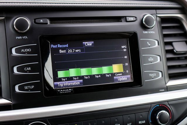 Used 2019 Toyota Highlander LE image 28