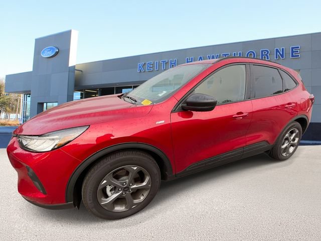 Certified 2025 Ford Escape ST-Line w/ Tech Pack #1 FWD image 4