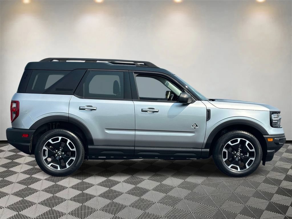 Certified 2023 Ford Bronco Sport Outer Banks AWD/4WD image 2