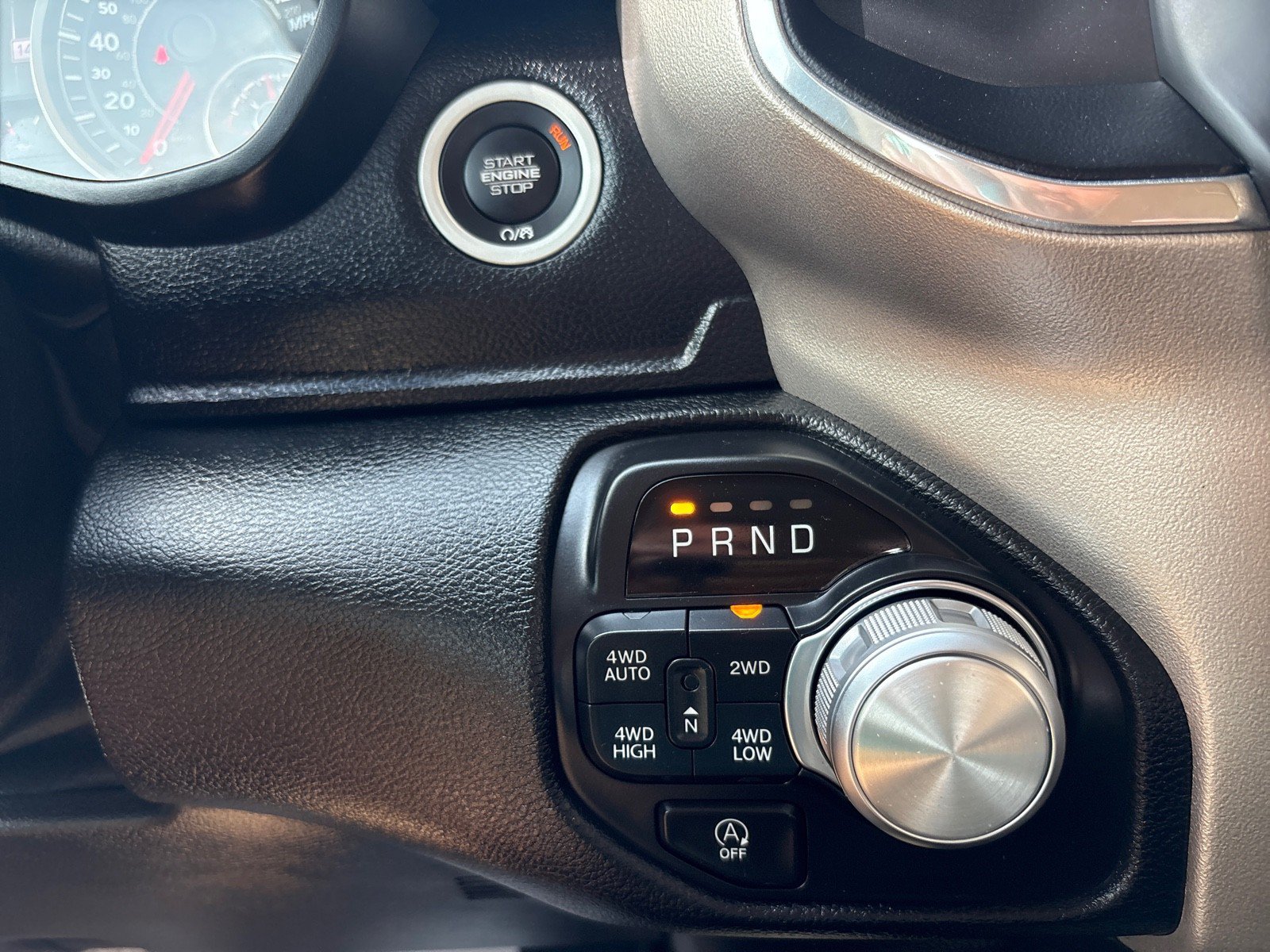 Used 2020 RAM 1500 Laramie AWD/4WD image 20