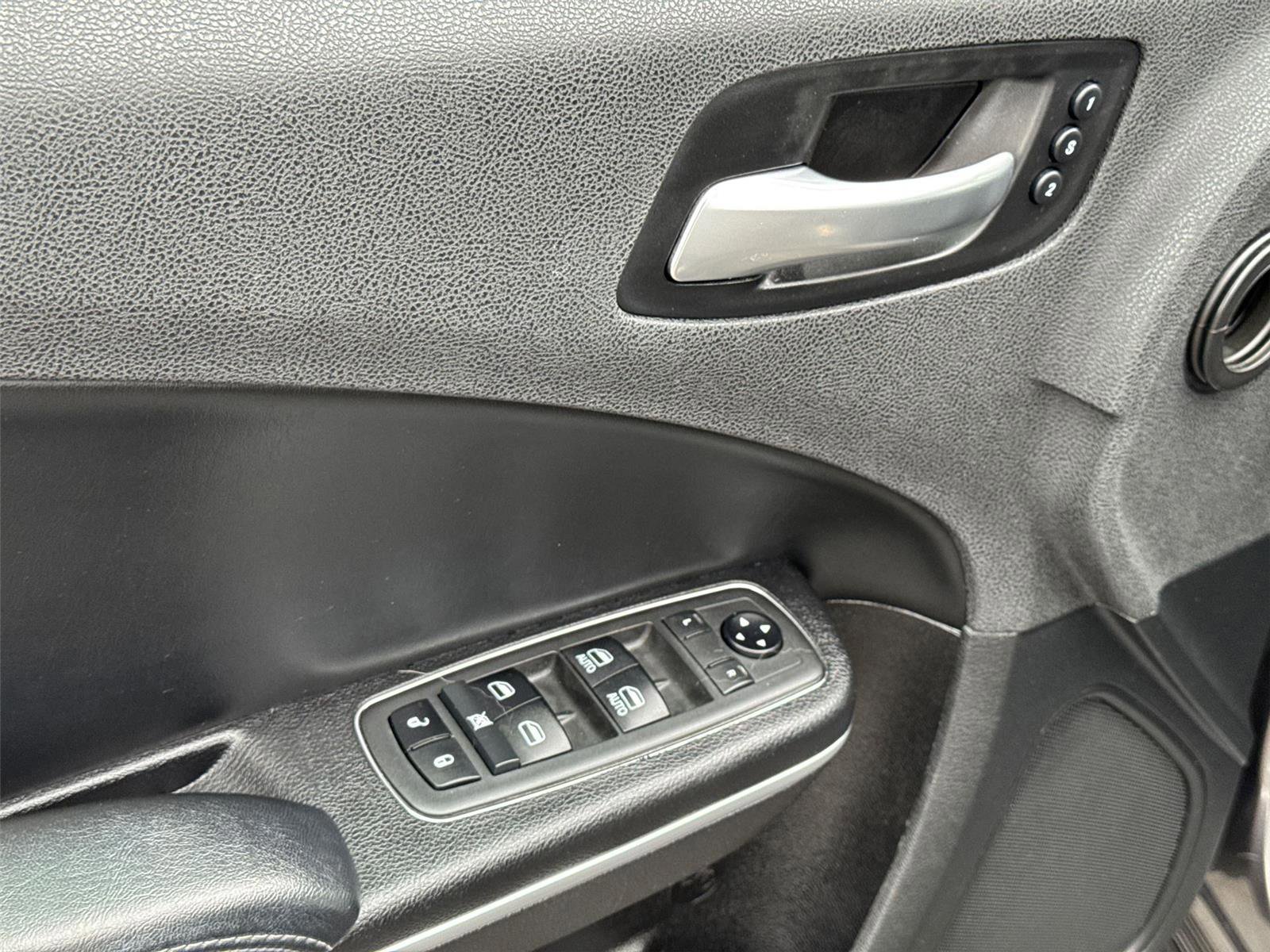 Used 2019 Dodge Charger SXT w/ Leather Interior Group image 30