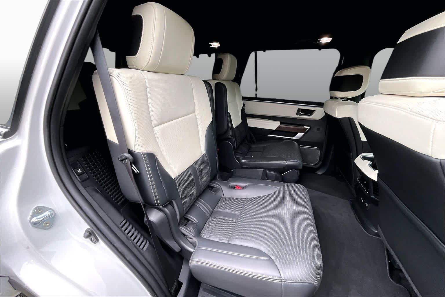 Used 2024 Toyota Sequoia Capstone AWD/4WD image 20